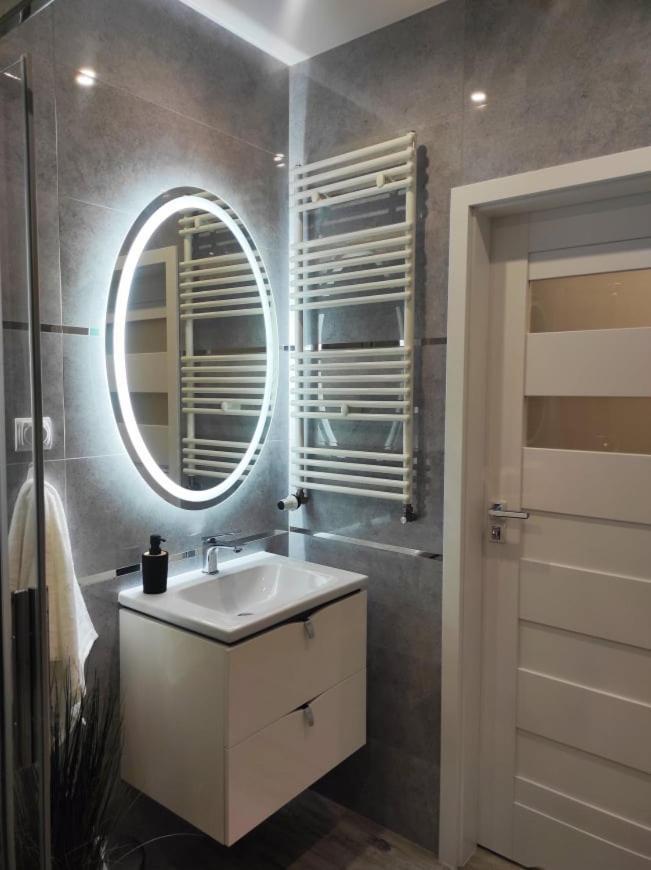 Sun River Apartament อิวาวา ภายนอก รูปภาพ