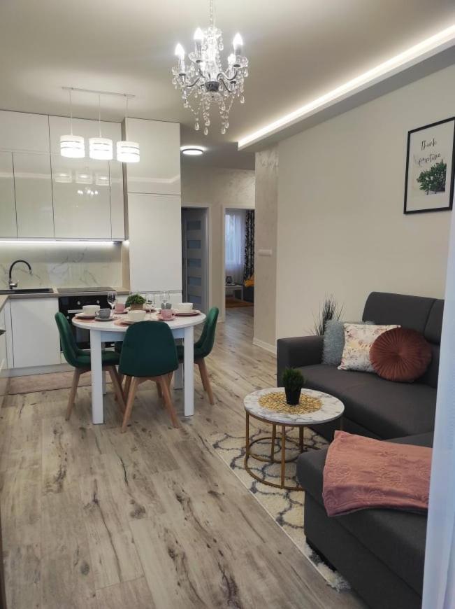 Sun River Apartament อิวาวา ภายนอก รูปภาพ